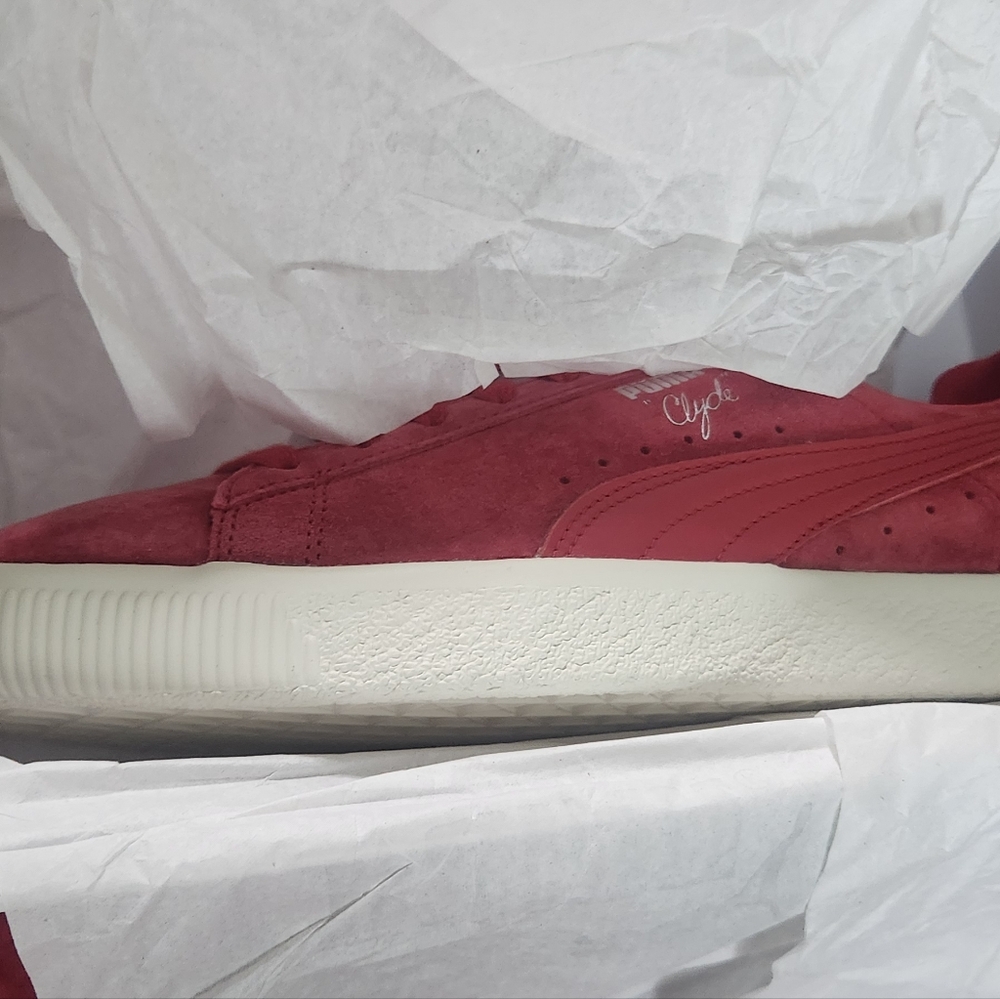 Puma The Clyde Red Suede Sneakers Low Top NEW Size 9.5